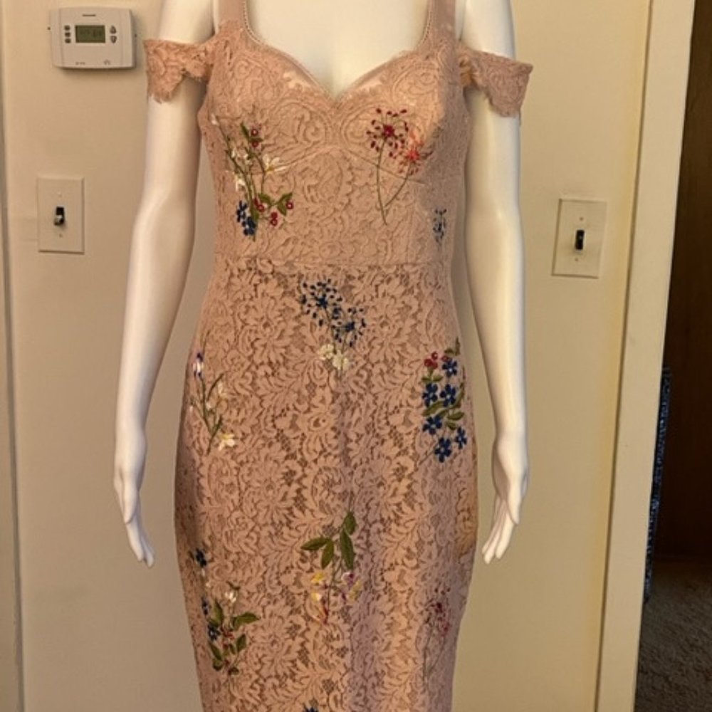 Karen Millen Pink Lace w/Embroidery Cocktail Dress with a Sweetheart Neckline